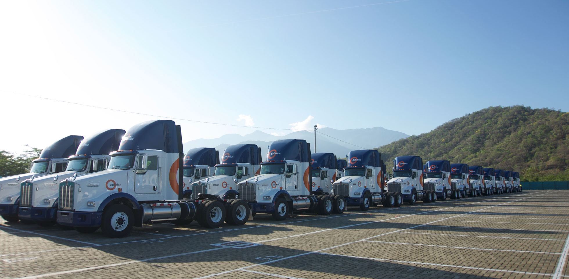 Moda que se mueve con precisión: Optimiza el transporte textil con Solistica